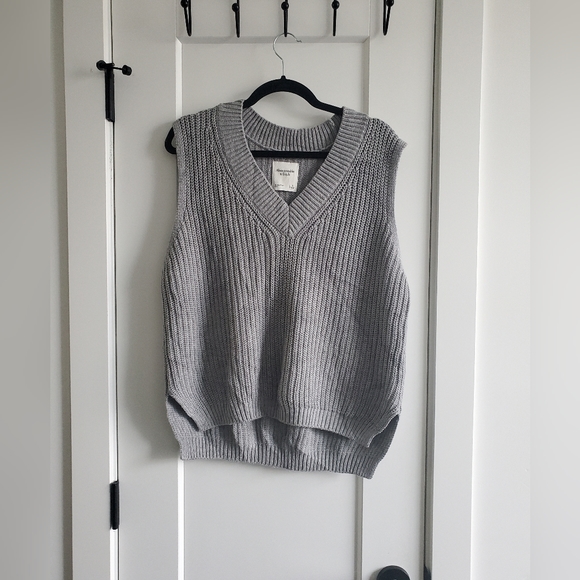 Abercrombie & Fitch Sweaters - Abercrombie and Fitch knit oversized sweater vest
